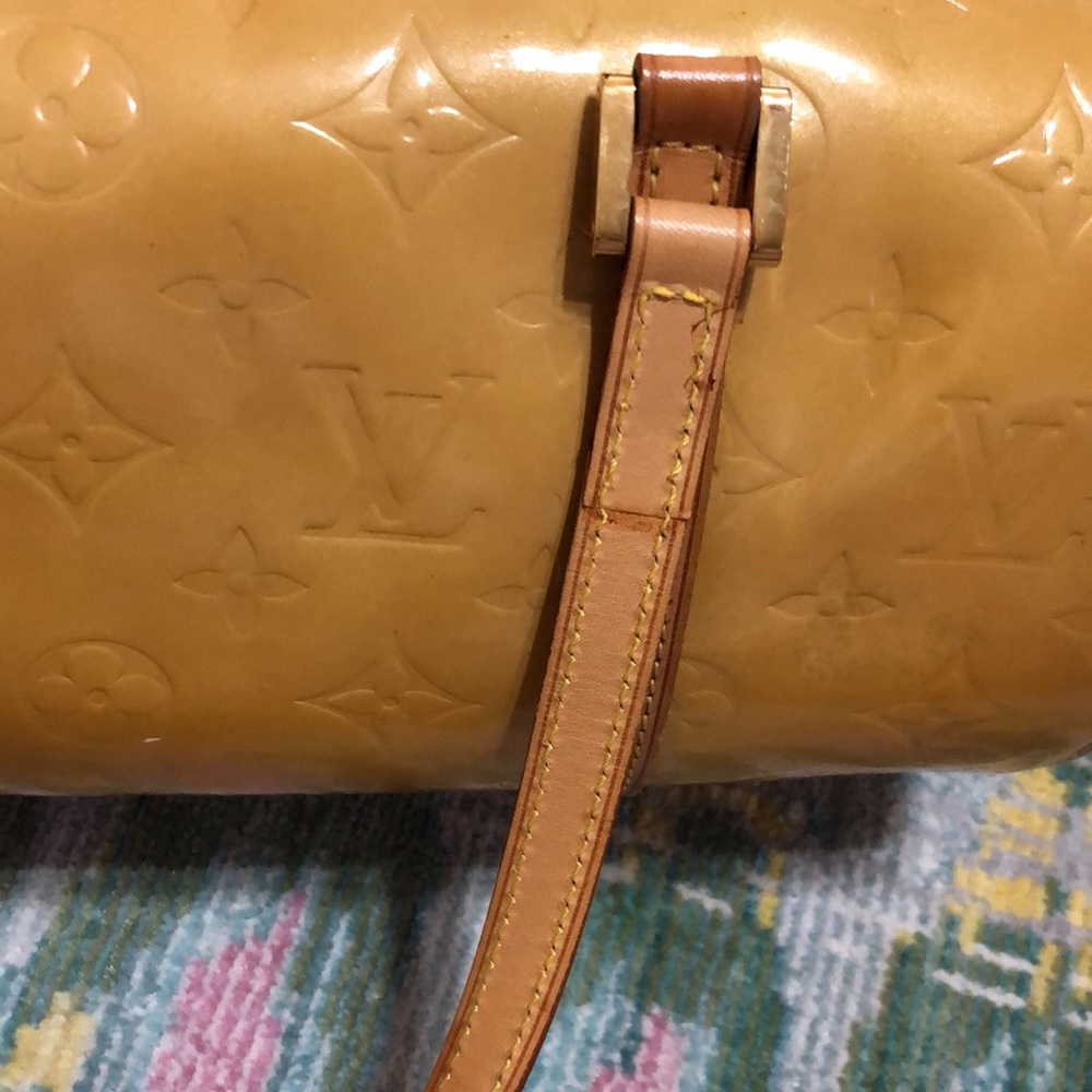 Louis Vuitton Bedford in Monogram Vernis and Vachetta Leather - Picture 9 of 16